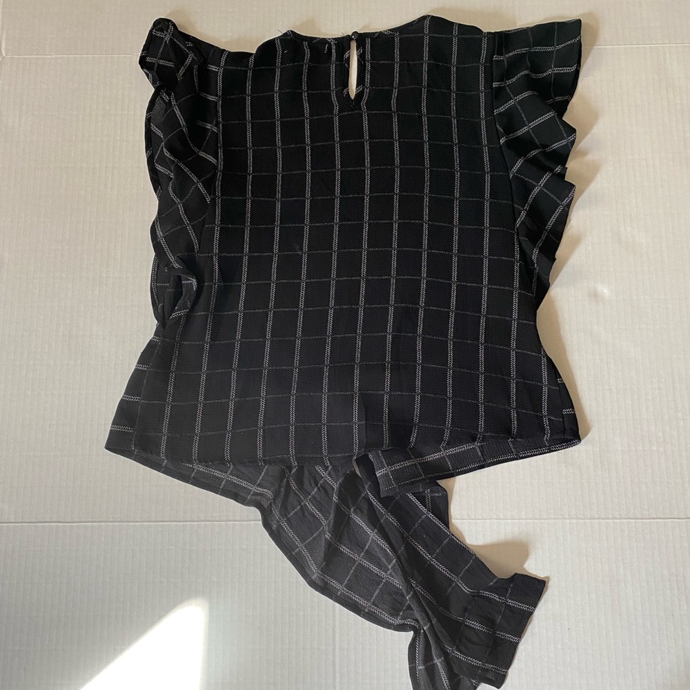 Tie-front patterned top